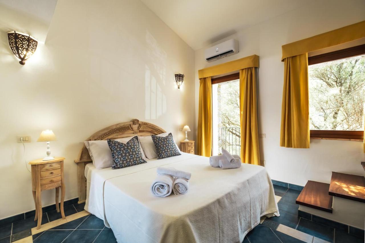La Suera San Pantaleo Hotel Ngoại thất bức ảnh