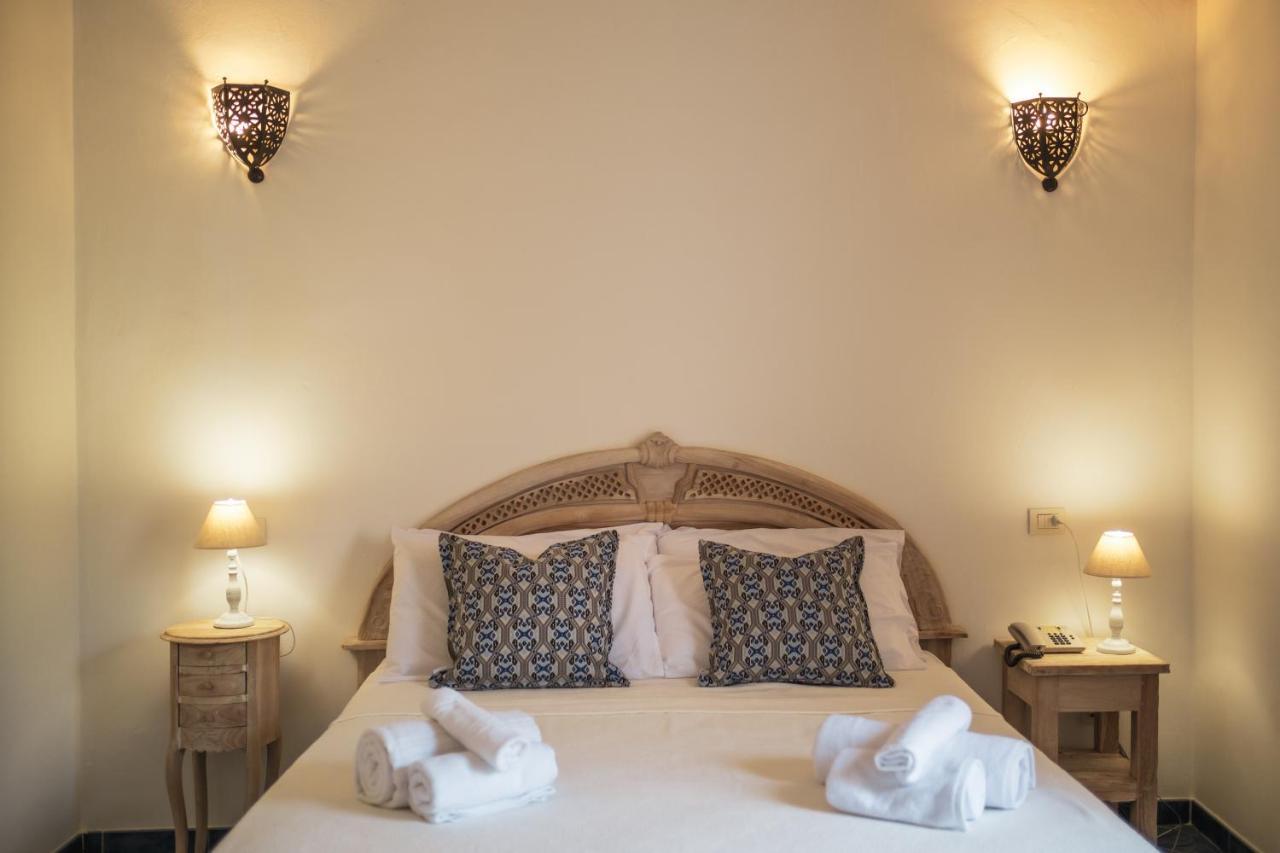 La Suera San Pantaleo Hotel Ngoại thất bức ảnh