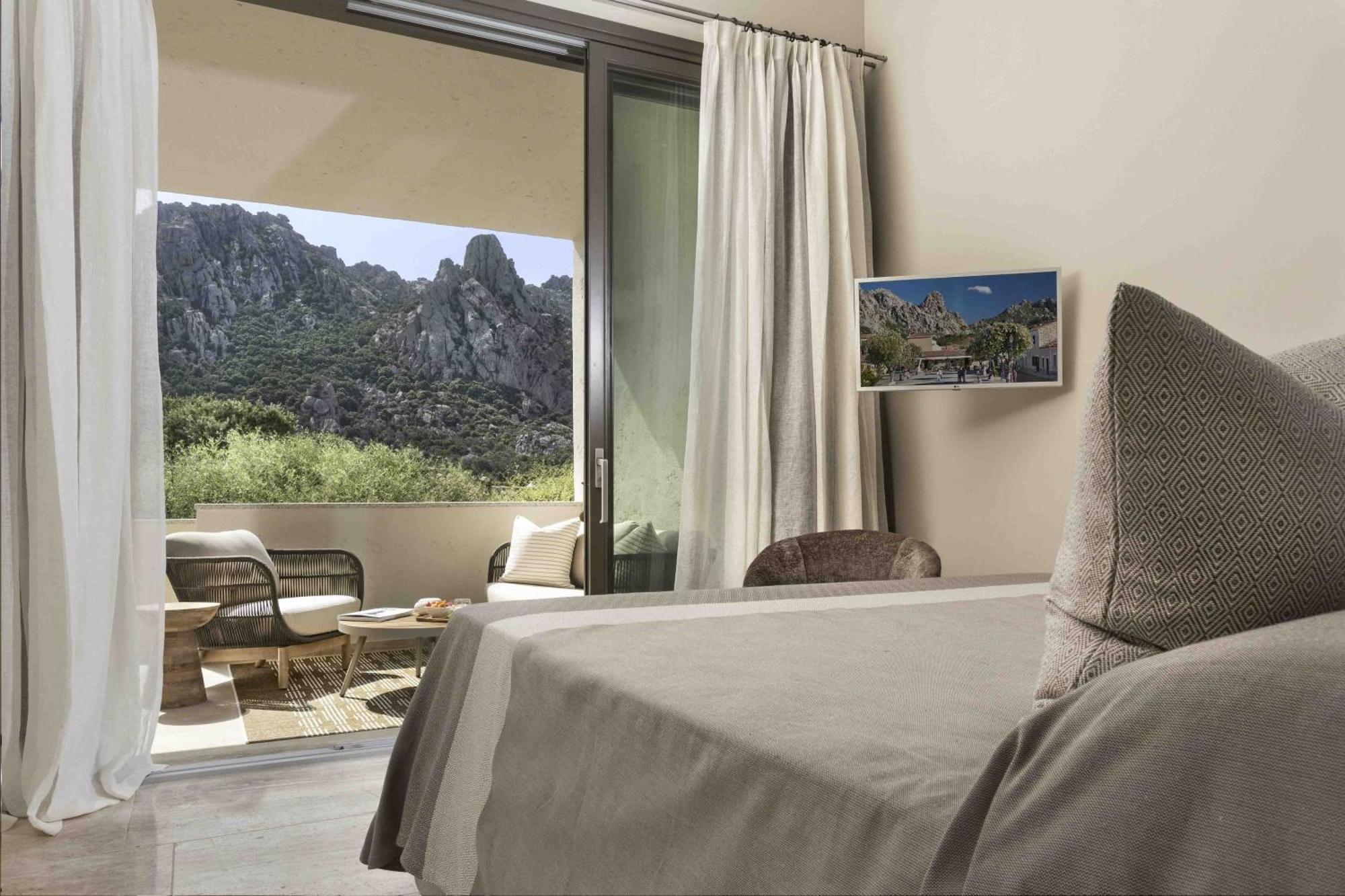 La Suera San Pantaleo Hotel Ngoại thất bức ảnh