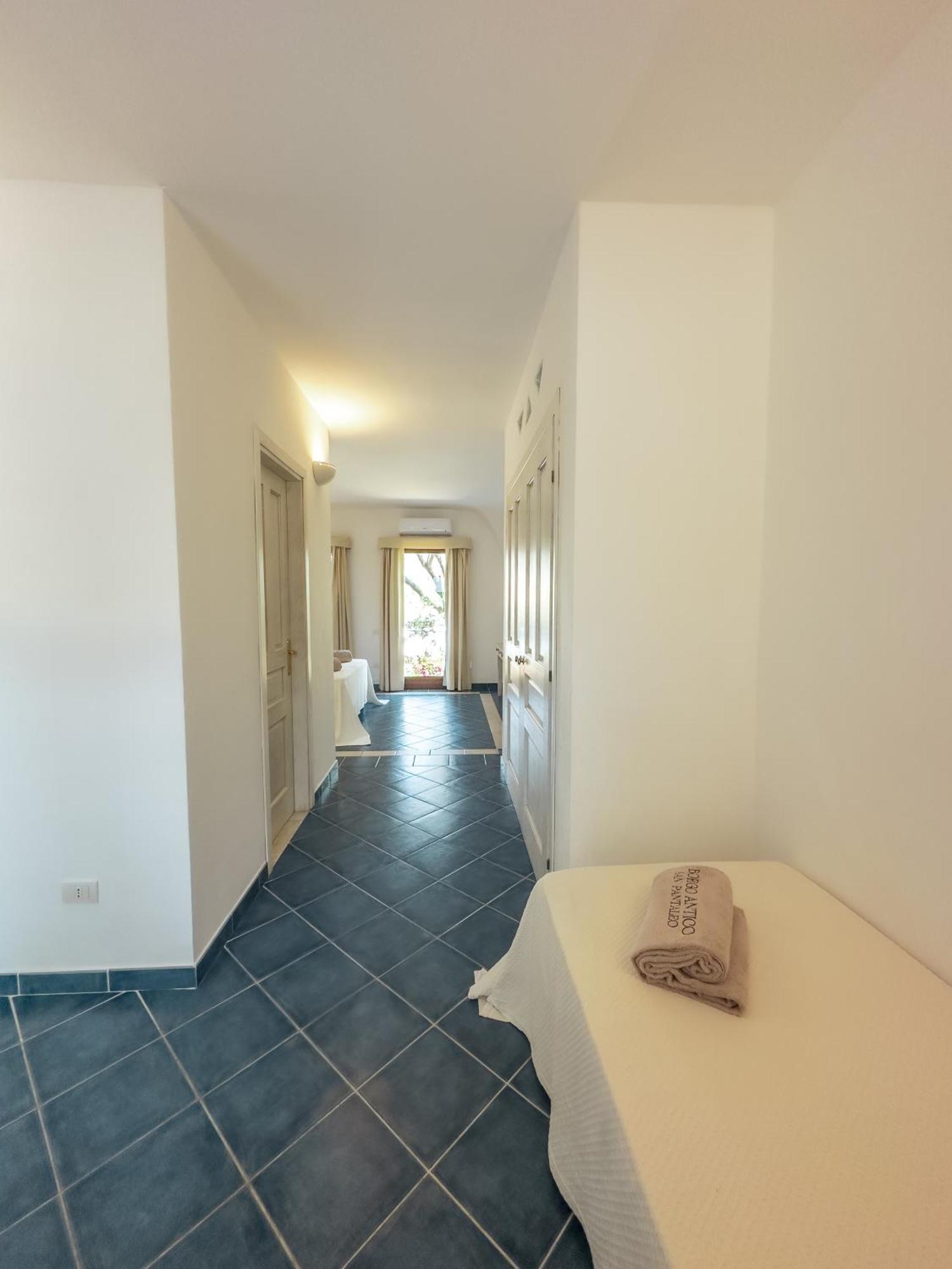 La Suera San Pantaleo Hotel Ngoại thất bức ảnh